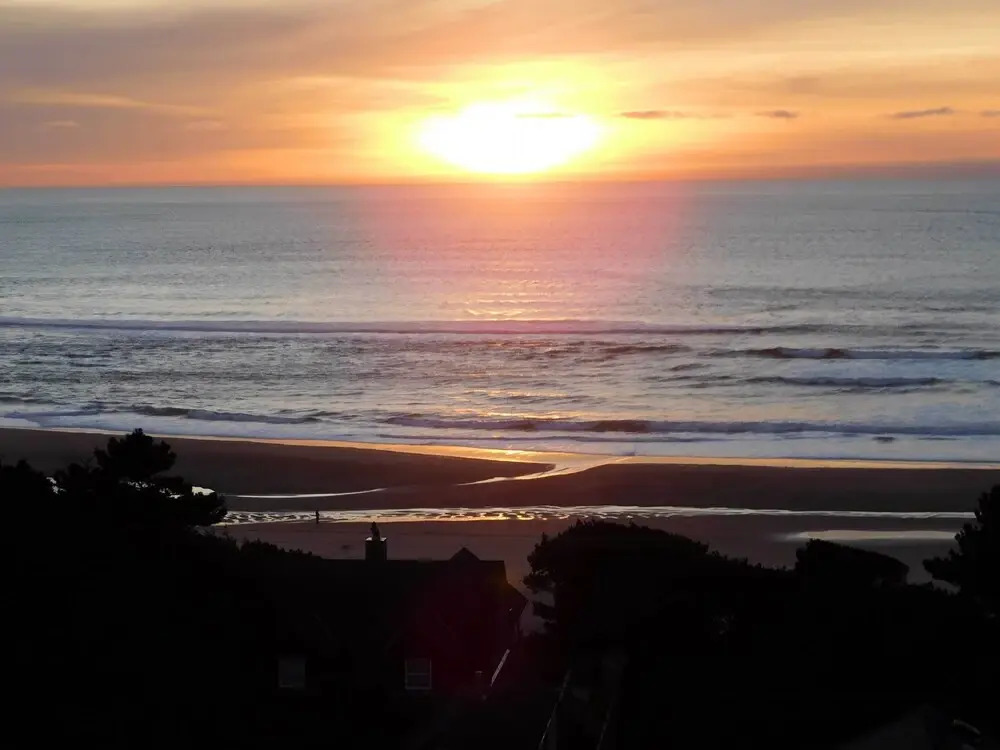 Ocean-view Lincoln City Retreat w/ 3 Viewing Decks