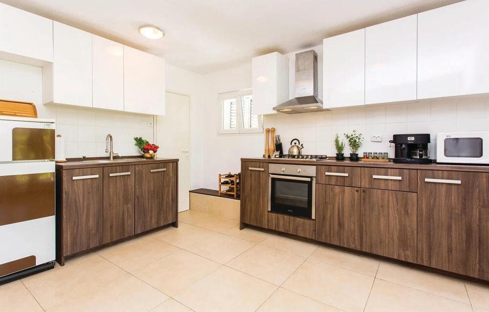 4 Bedroom Lovely Home In Malinska