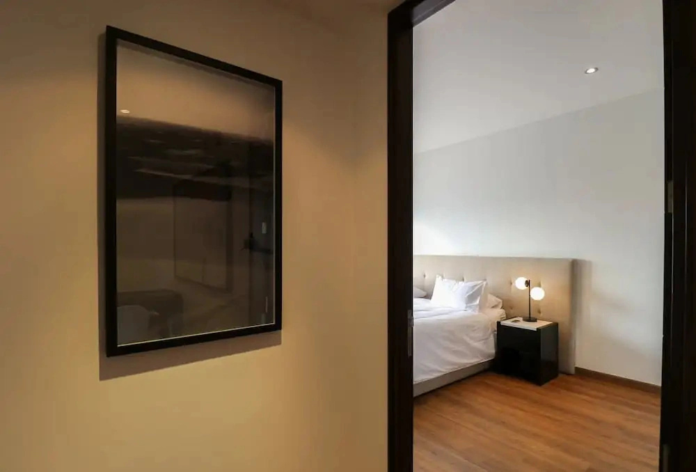 w Upscale 2BR Duplex w Balcony in Miraflores