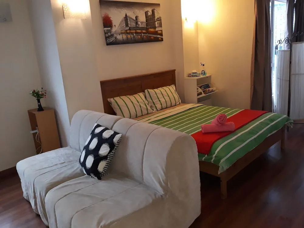 Studio Suite at Casa Mutiara 5 mins walk to LRT, Jalan Alor and Bukit Bintang