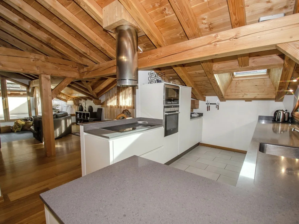 Chalet With High-end Services Just 150 m From the ski Slopes