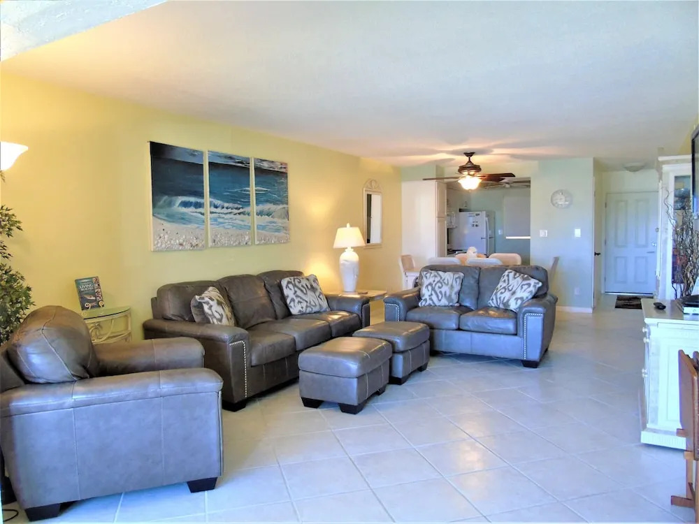 Sunset Royale 214 2 Bedrooms 2 Bathrooms Apts