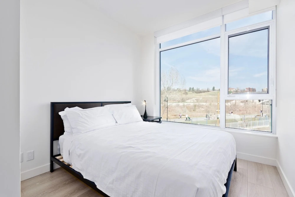 Suite Digs Waterfront