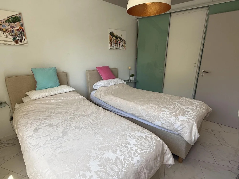 2 BR Apartment in the Center of Cannes - 2305