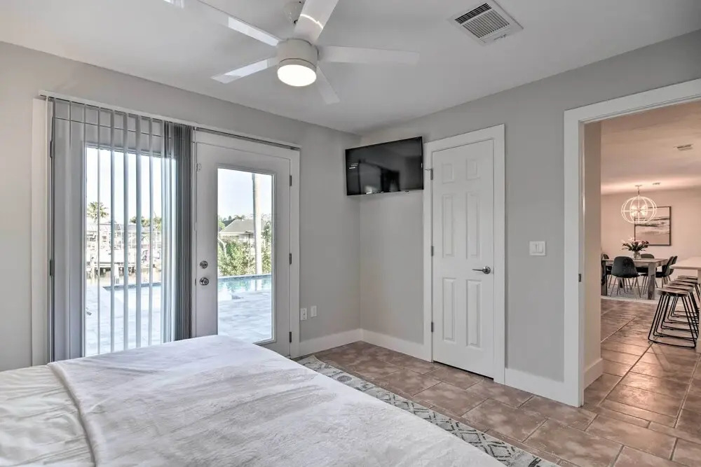 Beach House w/ Pool: 3 Mi to Anna Maria Island!
