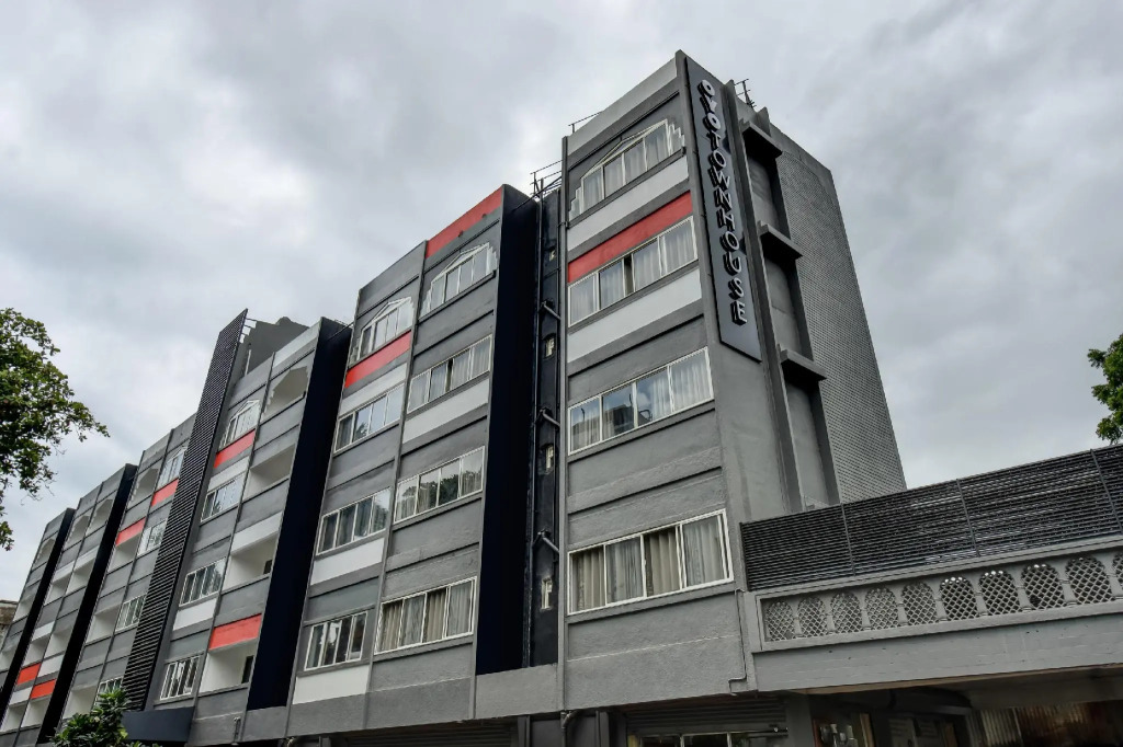 OYO Townhouse 592 Century Hotel