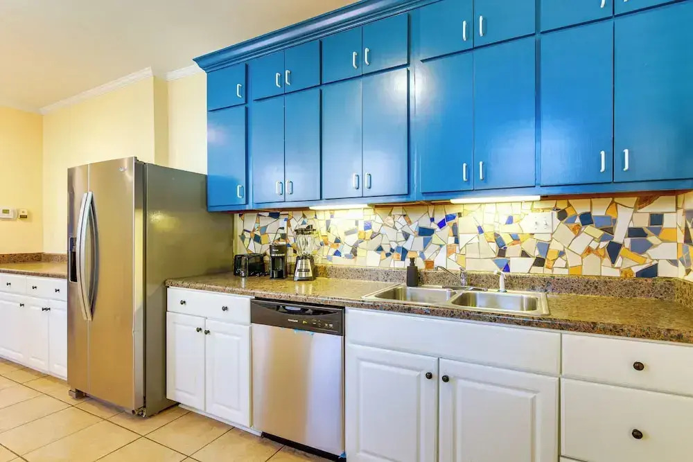 Midtown Duplex 1 Mi to Memphis Zoo & Overton Park!