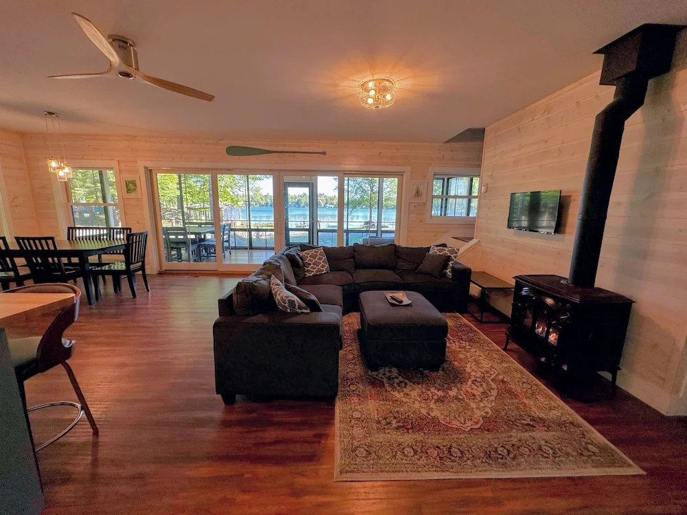 91wr Lake Vibes and Views at This Waterfront Home in the White Mountains