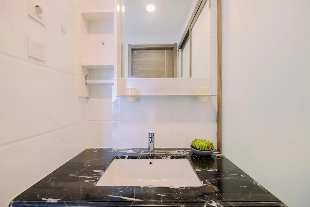 Modern Look 2Br At Sky House Bsd Apartment