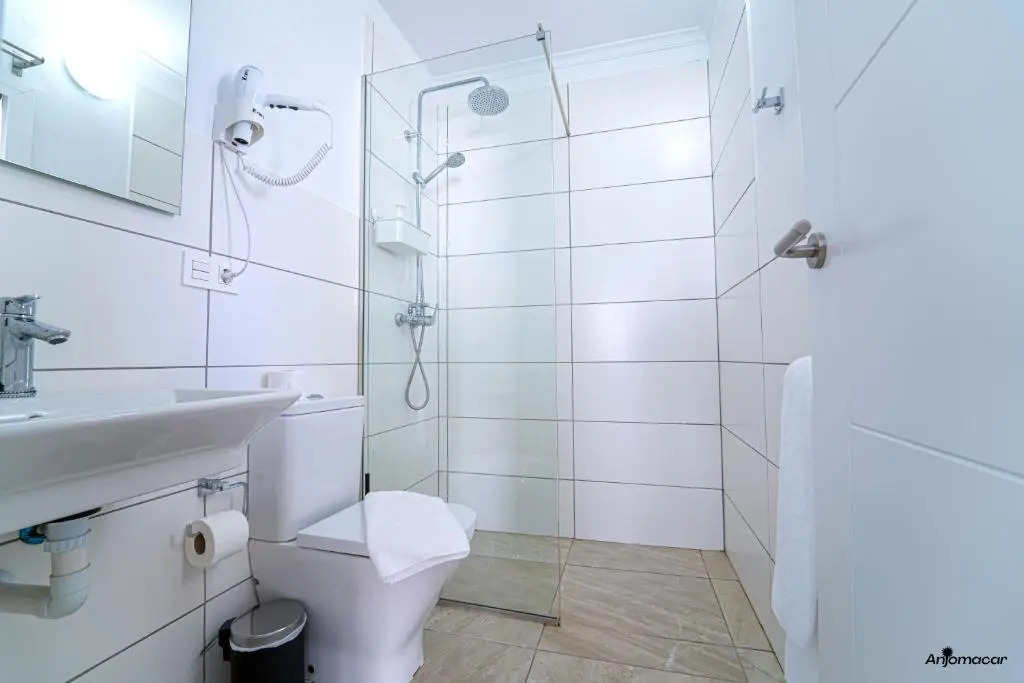 Apartamentos Anjomacar B