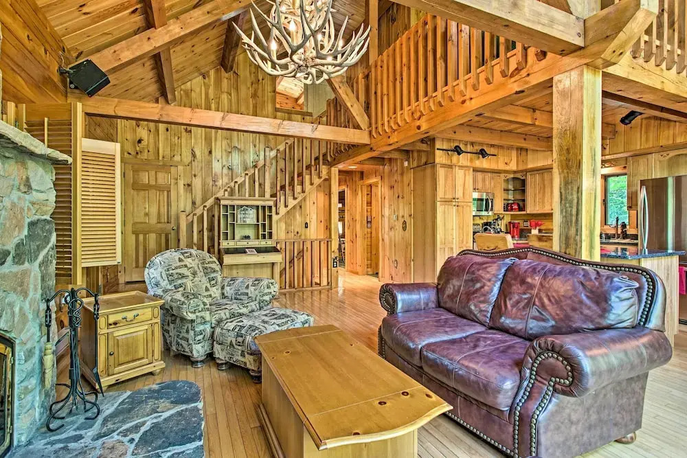 Fire Pit & Hot Tub: Poconos Family Cabin!
