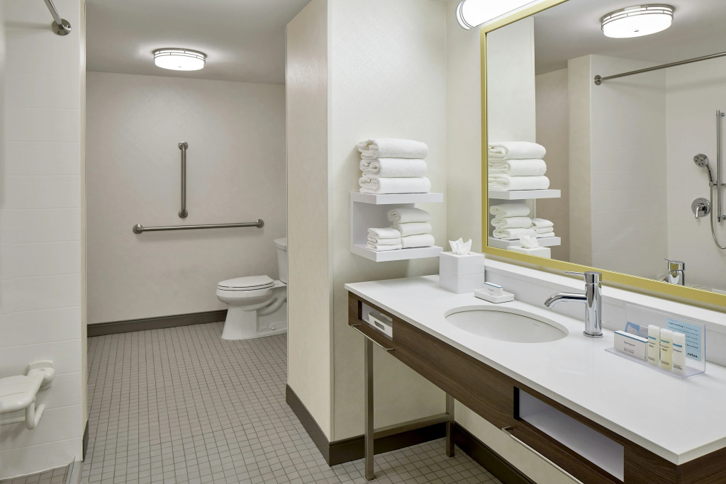 Hampton Inn & Suites Atlanta Airport West Camp Creek Pkwy