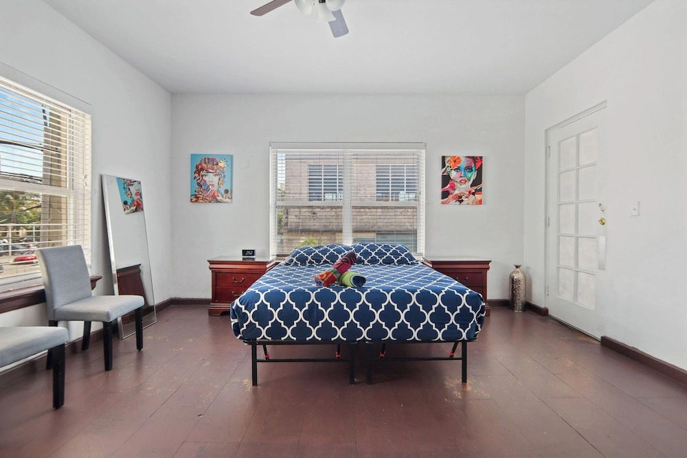 South Beach 2BR | Private Balcony | Walk to Beach