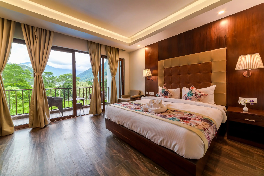 Palm Grove Suites Inn & Spa