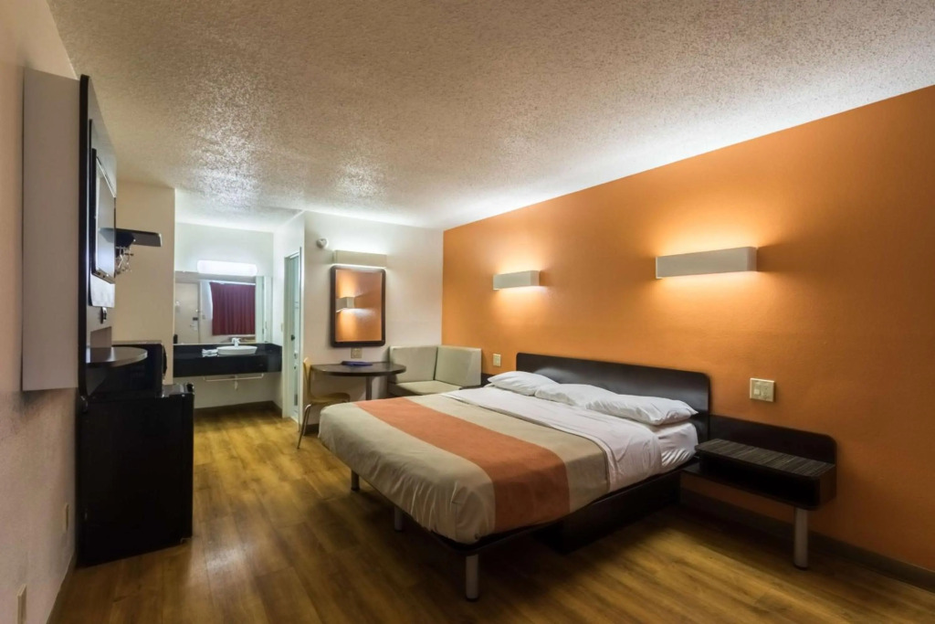 Motel 6-Crawfordsville, IN
