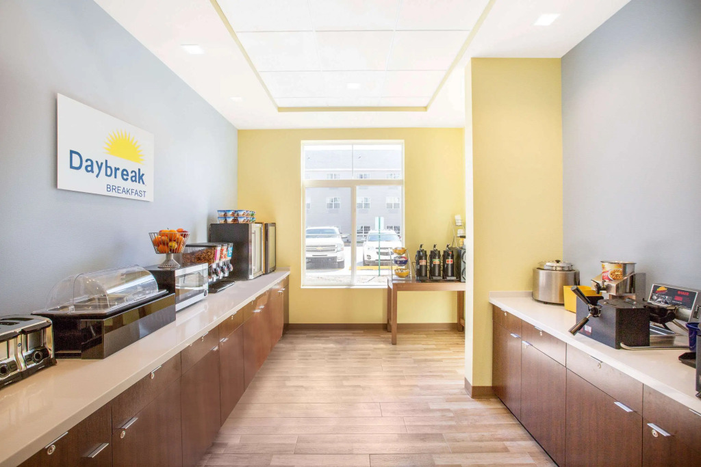 Days Inn & Suites by Wyndham Kearney NE