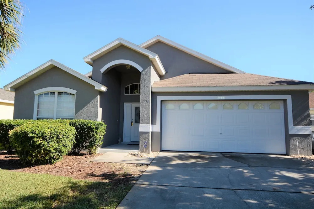 277476 Spa Pool Home With 2-master Suites & Games!