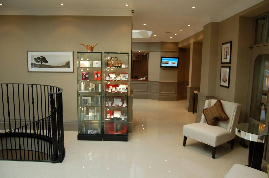 Connaught Lodge