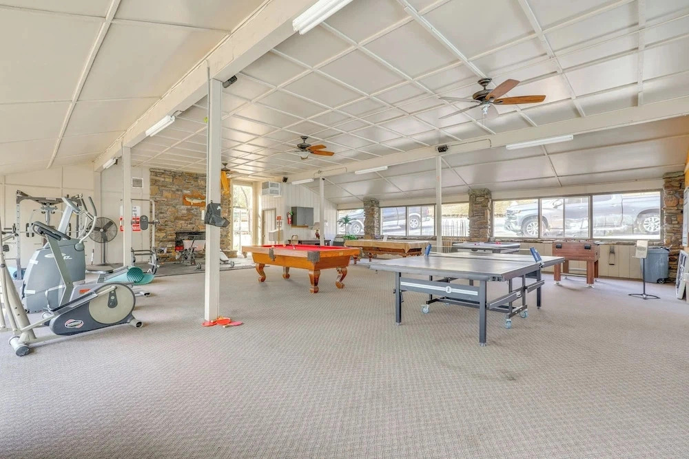 Beaver Lake Group Retreat w/ Decks: 2-unit Combo