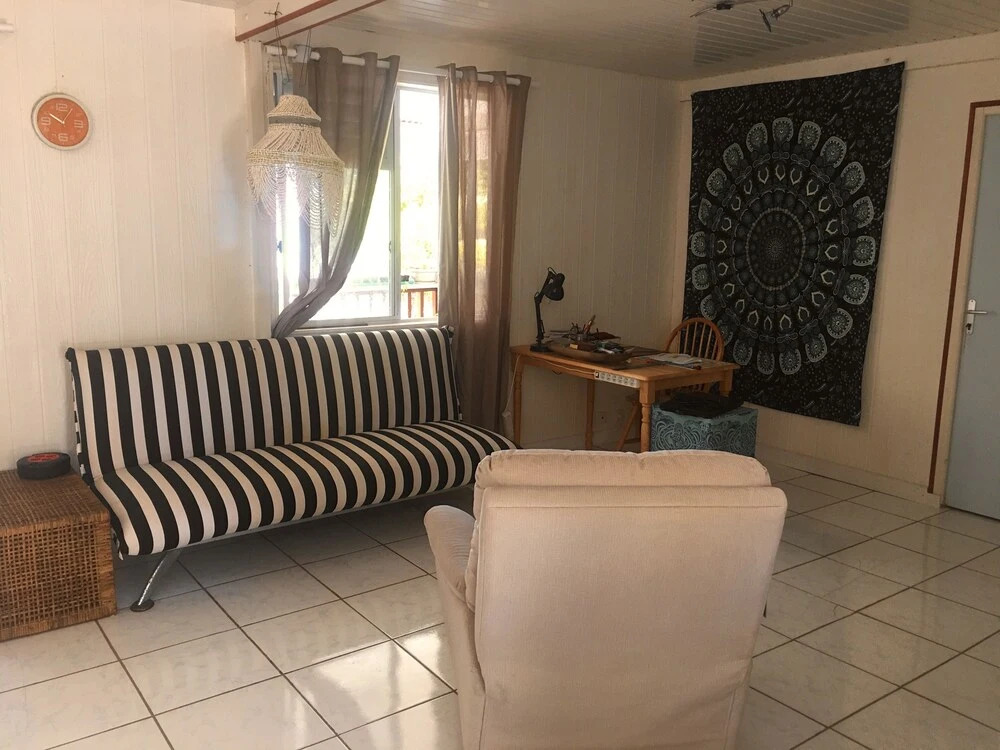LE FARE BLEU Chambres dhôtes climatisées en bord de lagon à Tiputa Rangiroa - vélos gratuits et snorkeling