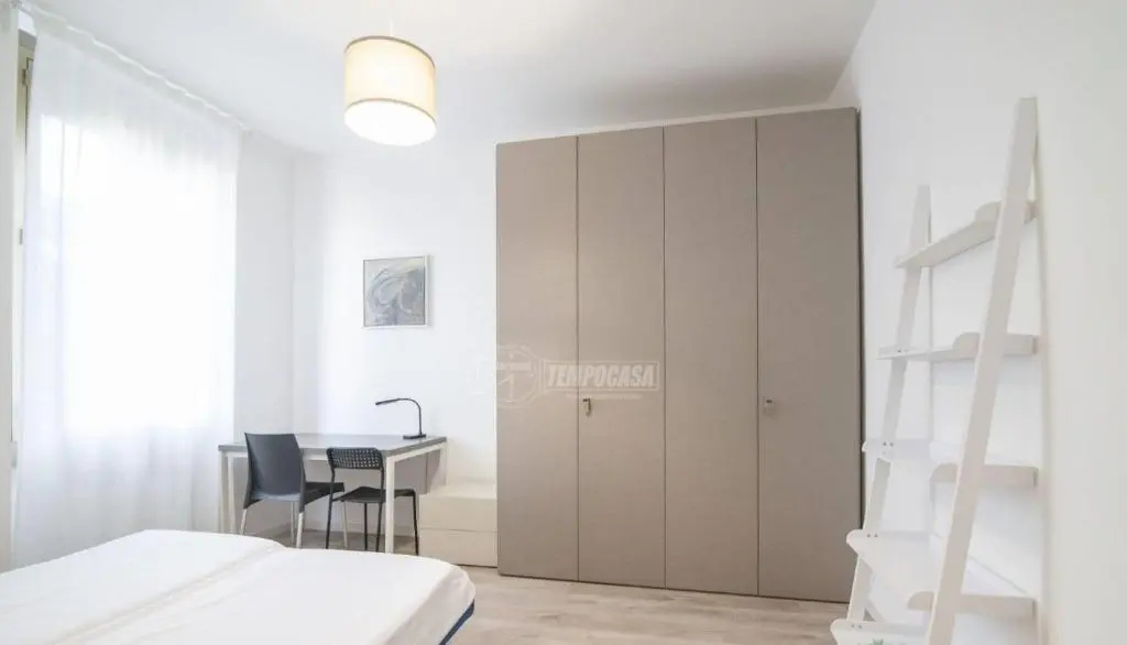 TheTechFlat-4people-2bedrooms-24Hours Self Check in - RedMetro Sesto Marelli Duomo Fiera - For professionals and remote workers 32inch Monitor and Desks optimized for laptop - No City tax required - great wifi - dishwasher, washing machine and microwave