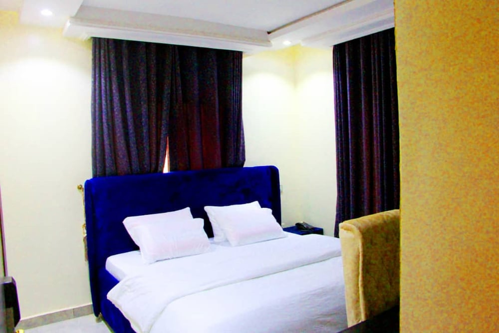 S and B Suites