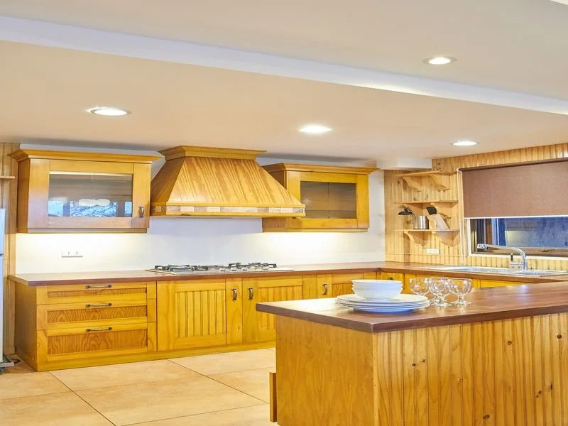 Exclusive Village Home Near Country Club, 18 pax