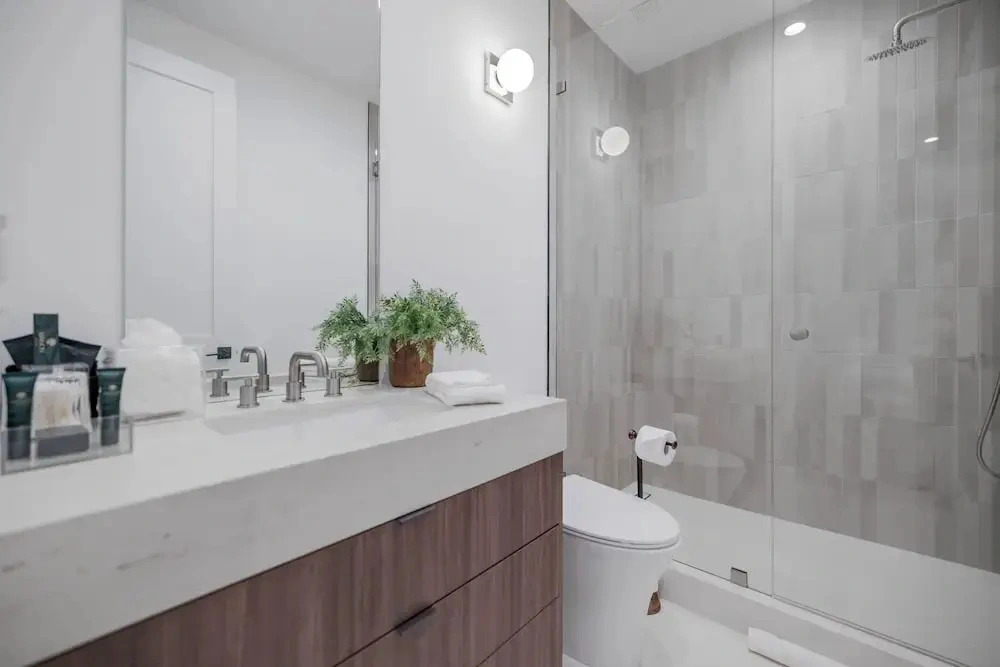 Colfax Estate   Modern Luxury Oasis in Prime Colfax Meadows