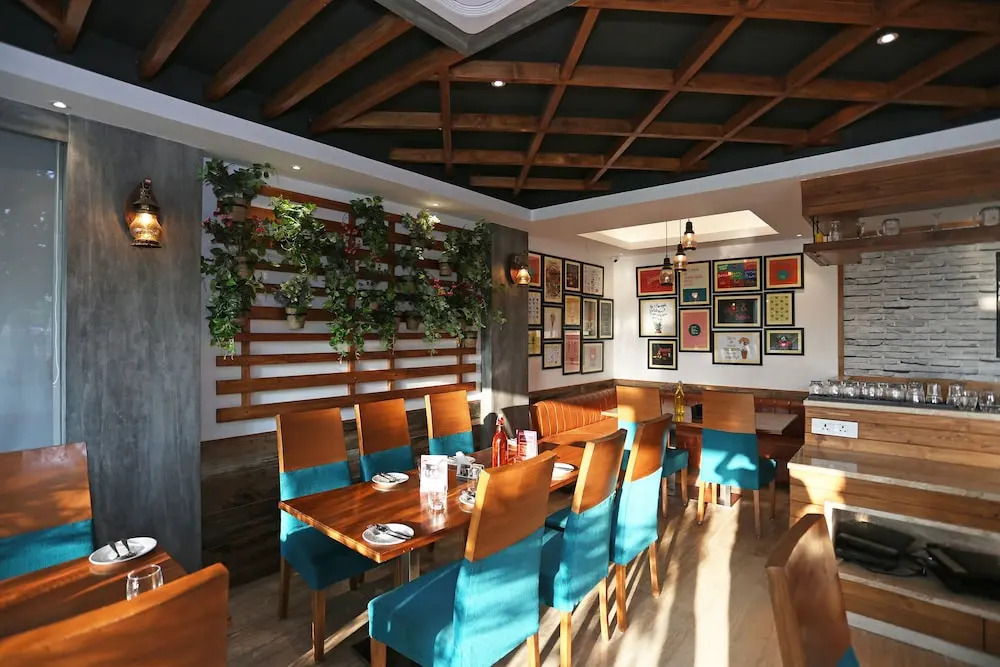 Capital O 18921 Hotel Yelchiko
