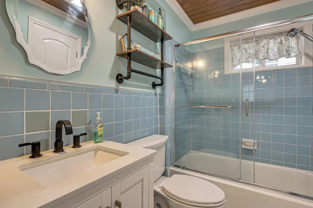 Steps to Ocean: North Myrtle Beach Condo w/ Porch!