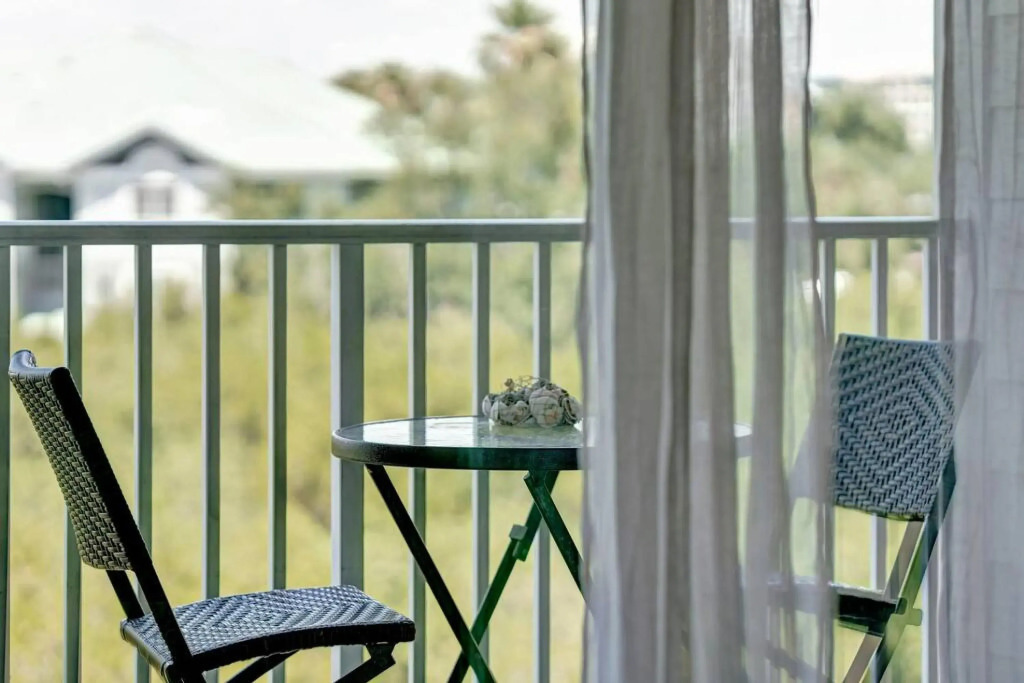 Sunset on the Bay Designer Condo with Private Balcony and Hotel Heated Pool