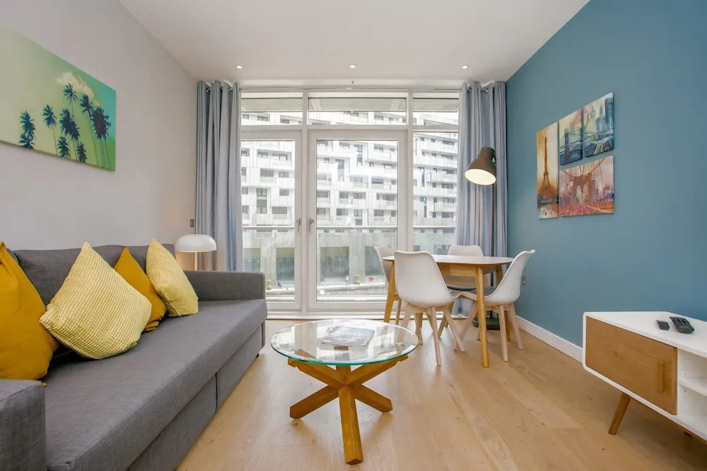 2 Bedroom Canal-side Flat