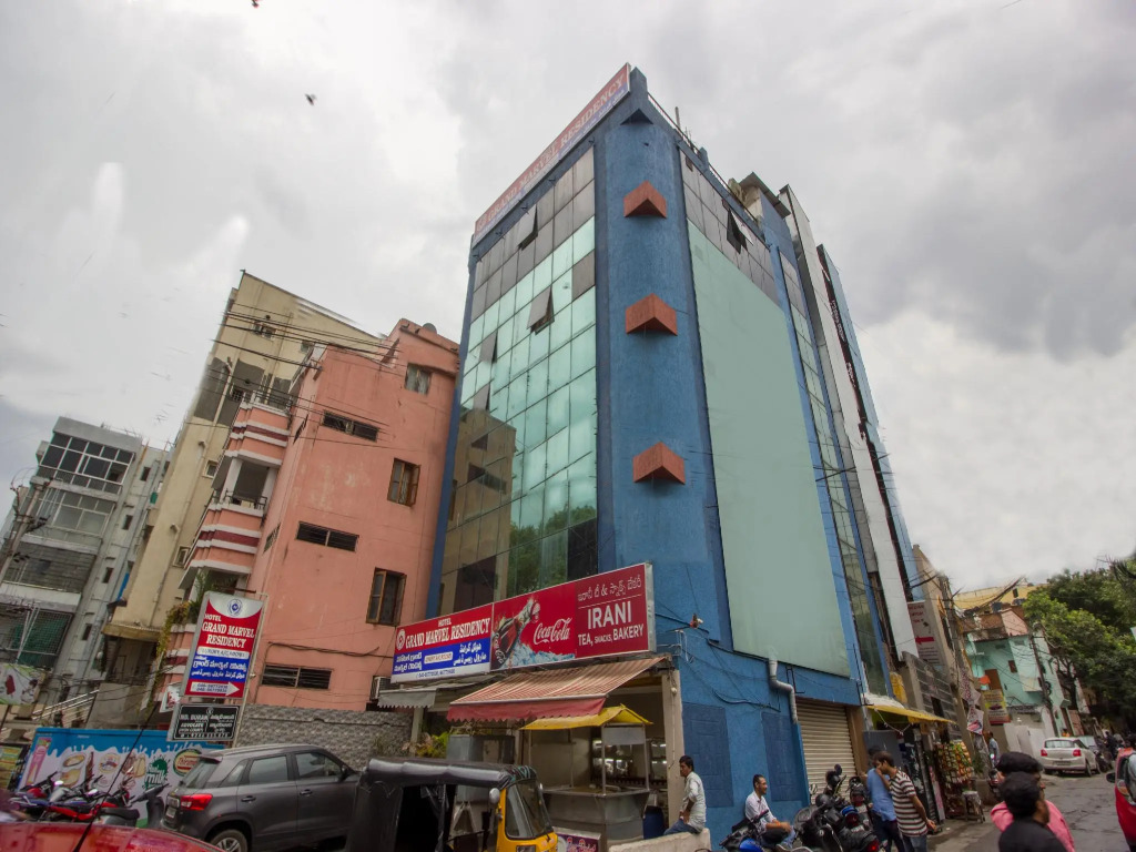 OYO 41665 Hotel Grand Marvel Residency