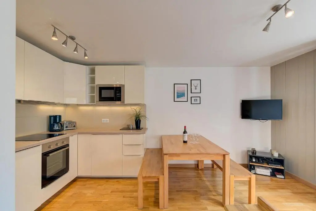 Apartment Fermes du Montenvers B11 - Alpes Travel - Central Chamonix - sleeps 4-5