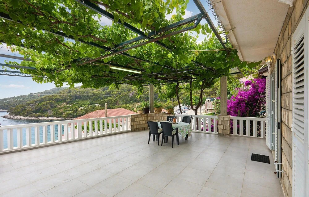 Beautiful Apartment in Saplunara With Wifi and 1 Bedrooms