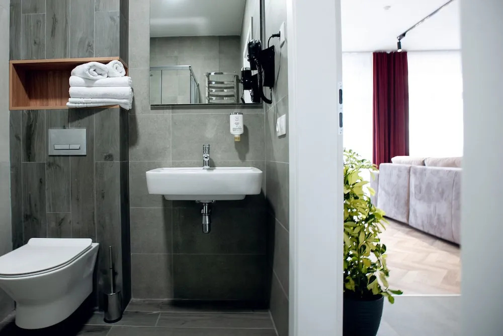 Spacious Apartment Center