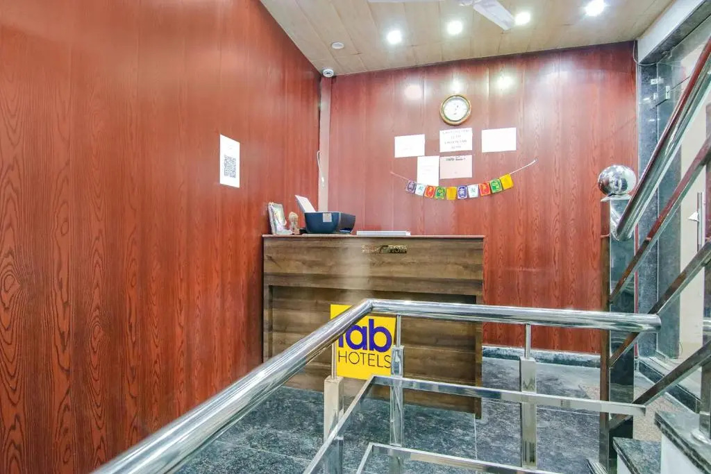 Fabexpress Kalsia Home Stay