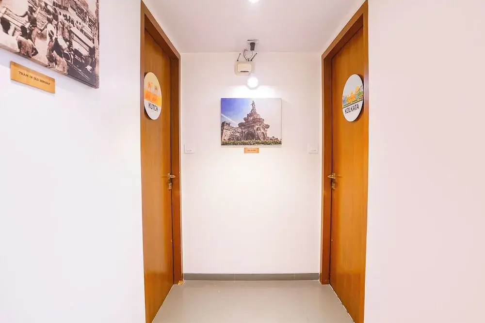 FabHotel Mumbai Corporate Rooms JB Nagar - Nr Airport