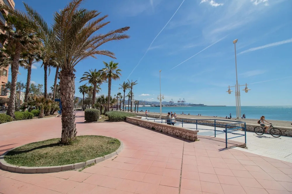 Seafront Malaga Central Apartment