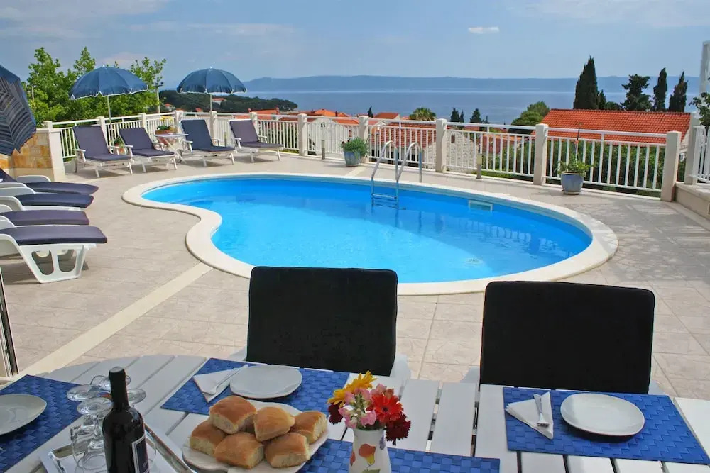 Luxury Accommodation Mirula