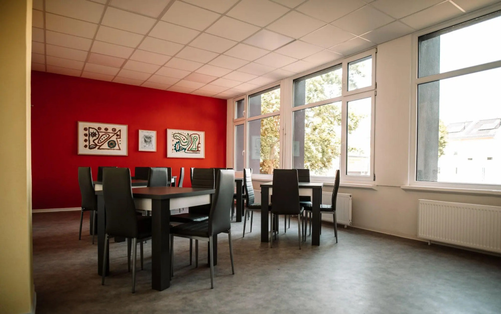 NeoHostel