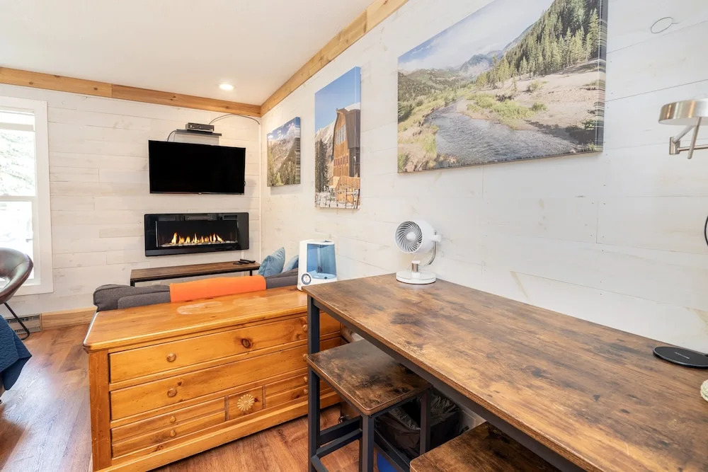 Mountainside Inn 310 1 Bedroom Hotel Room by Alpine Lodging Telluride