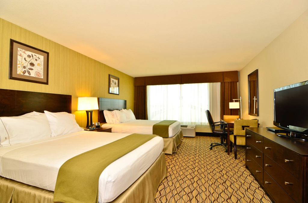 Holiday Inn Express & Suites - Williston by IHG
