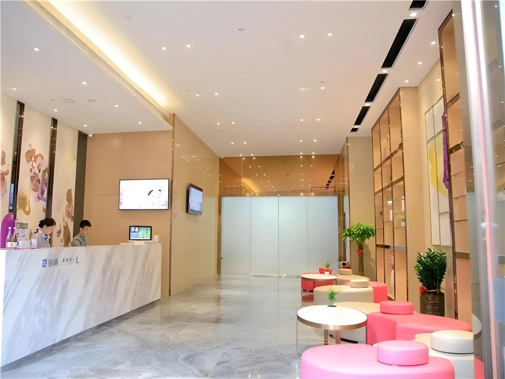 Lavande Hotels·Dayun Center Hengang Metro Station Shenzhen