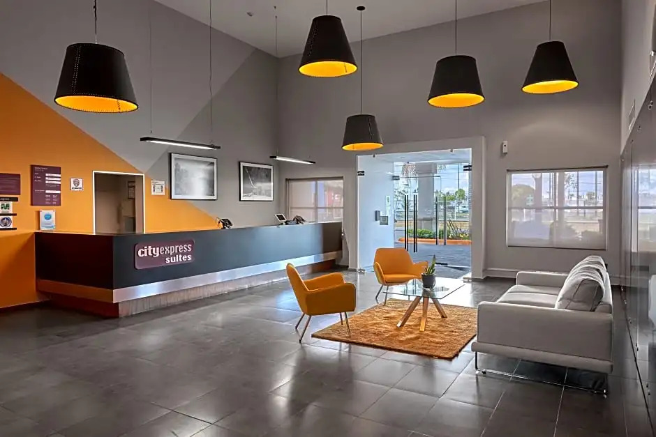 City Express Suites San Luis Potosí