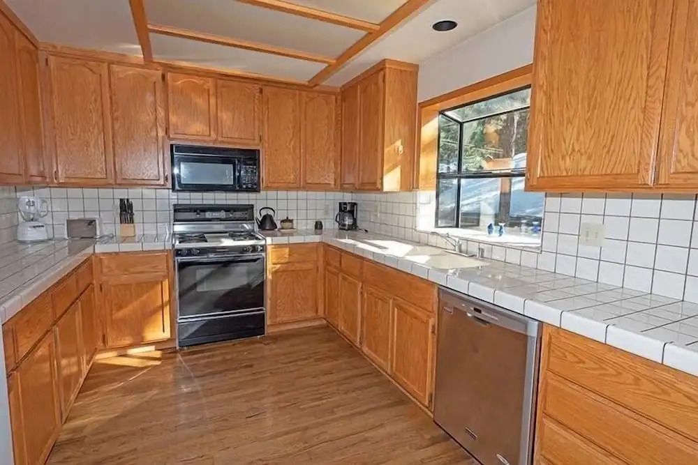 2293 Marshall Trail 4 Bedroom Home by RedAwning