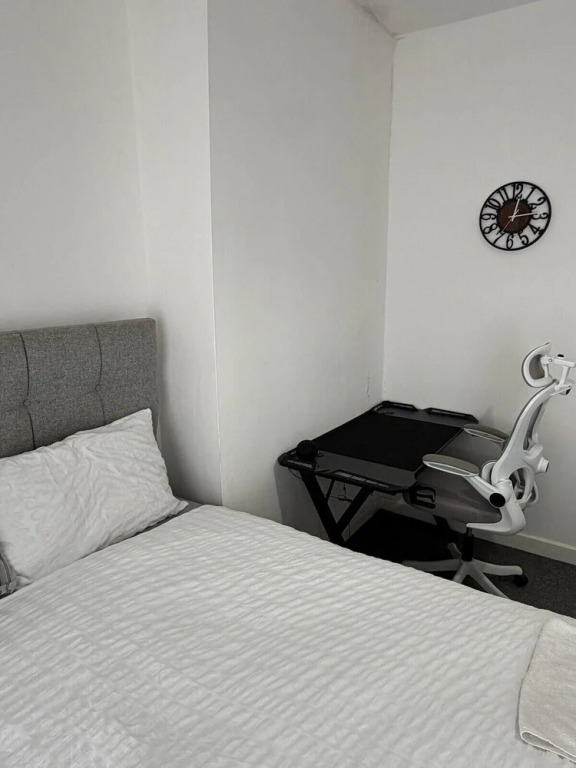 Kensington Studio, 3rd-floor City Base