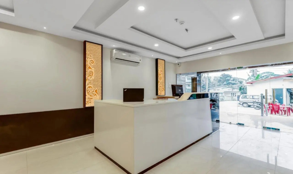 Capital O 9671 Hotel Rudraksh Inn