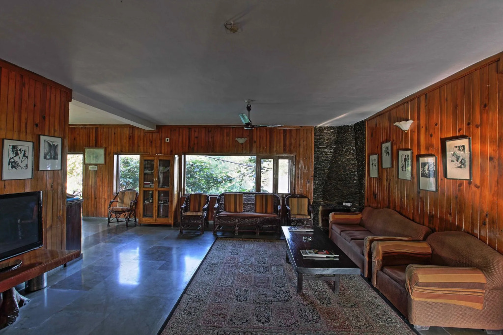Cedar Lodge By Aahma