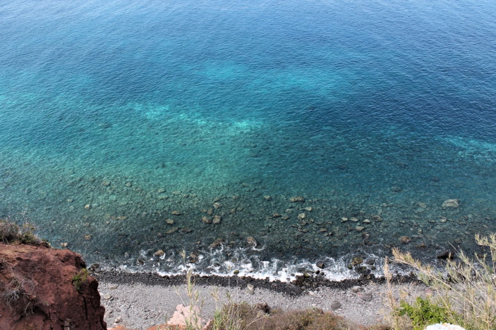 Beachfront cottage in sunny Calheta – the ideal hideaway | Cottage do Mar